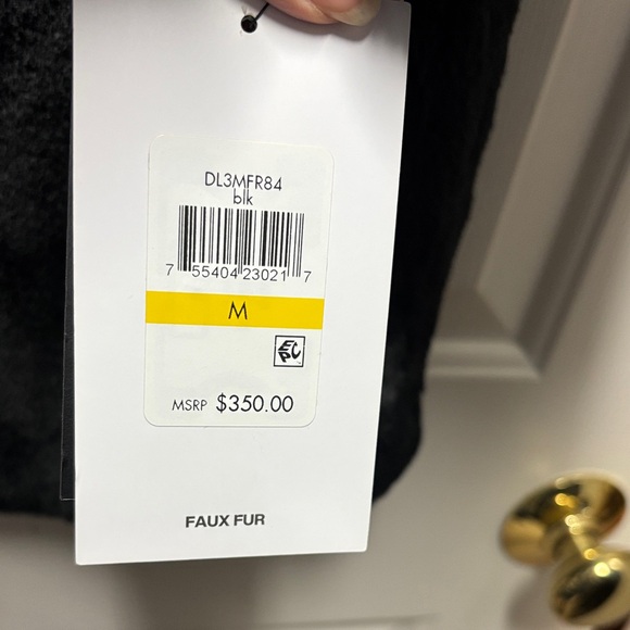 NWT DKNY Women's Elegant Black Teddy faux fur Jacket coat Medium - Picture 3 of 4